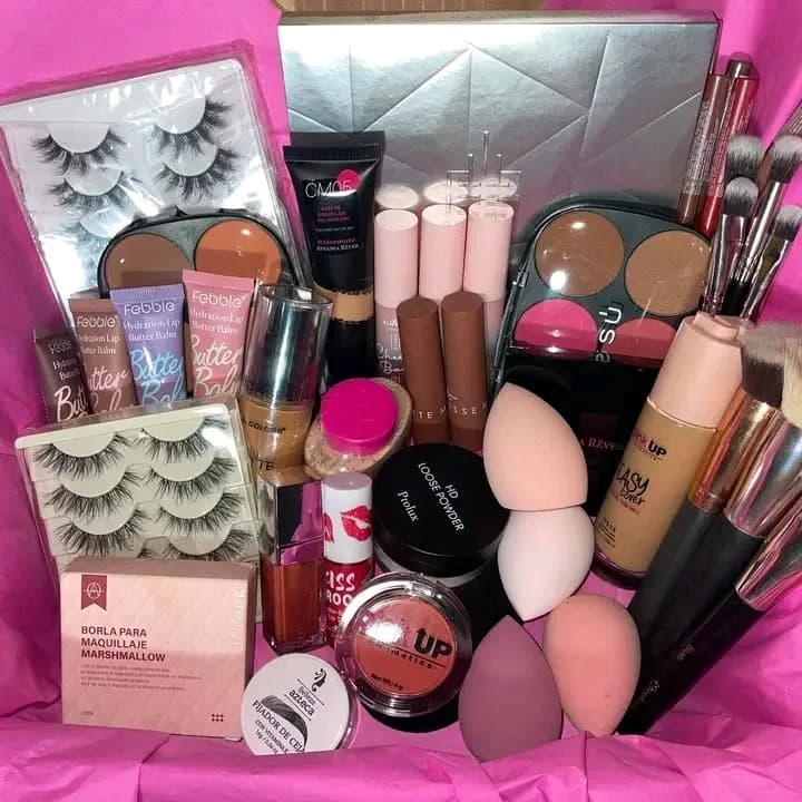 1 Kit maquiagem 